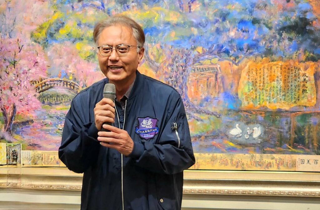 ▲彰化縣文化局副局長吳文昇指出,趙宗冠醫師家族六人展,樹立了在藝術領域新的典範。(記者 辛澎祥/攝)