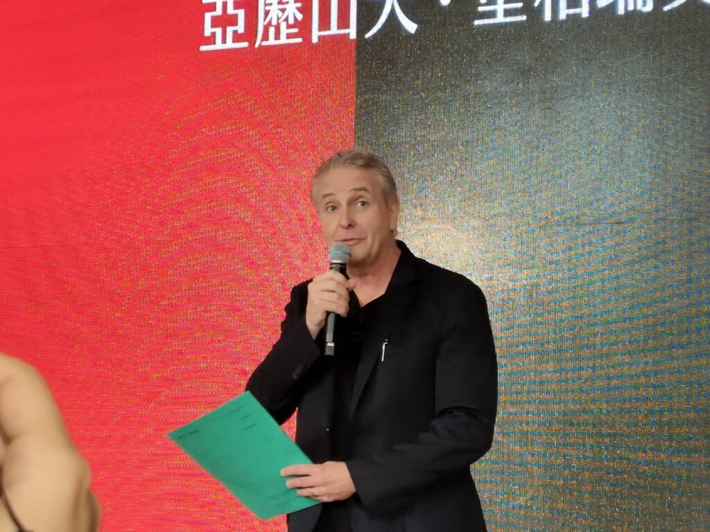 國際知名指揮亞歷山大•里柏瑞契，將於2026年起擔任TSO首席指揮，受到矚目。（記者 陳安婷/攝）
