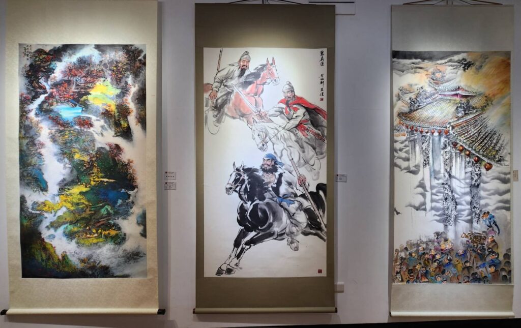 ▲多幅名家大師的作品展出，讓觀者眼界大開。（記者 辛澎祥/攝）