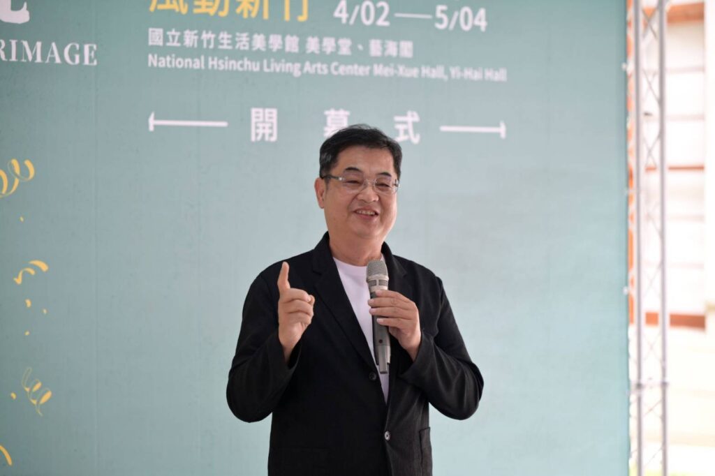 ▲臺灣工藝聯盟總會長陳啟村,參與工藝遶境每一站,認為這類型的工藝品展出具有示範性作用,意義重大。(圖/文化部 提供)
