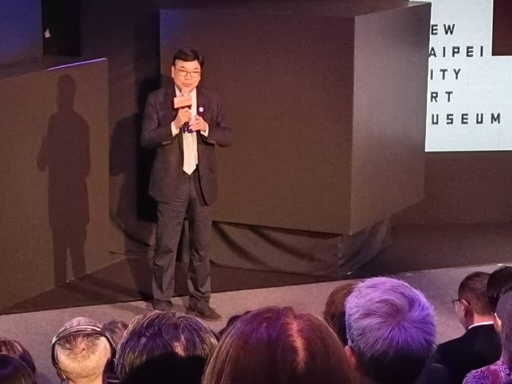 ▲身兼新北市美術館董事長的新北市副市長劉和然，說明新美館的未來將肩負新的責任與使命。（記者 辛澎祥/攝）