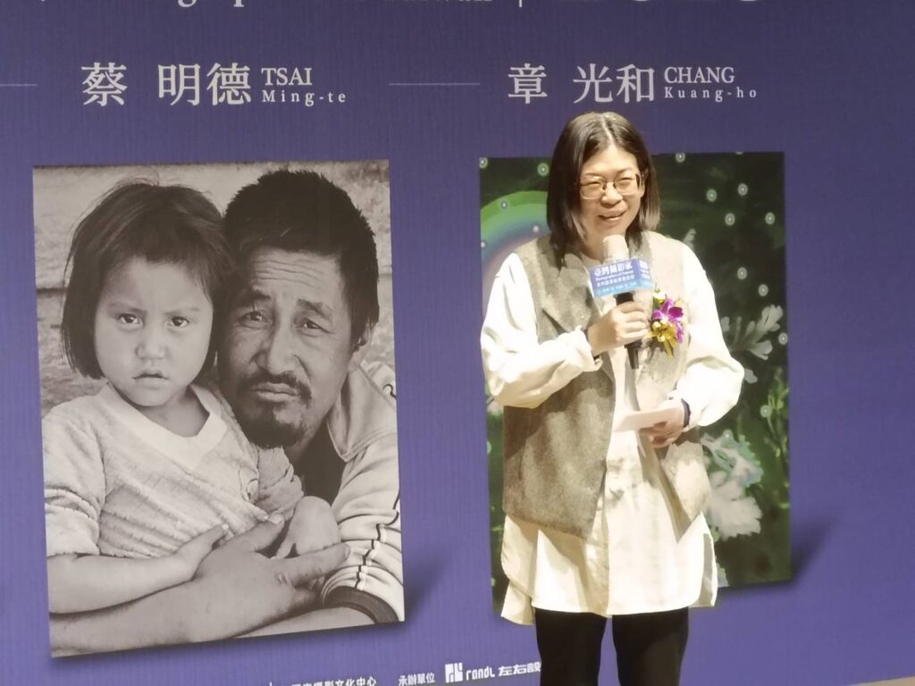 ▲國美館館長陳貺怡說明了這次臺灣攝影家叢書出版的內容與特色。(記者 辛澎祥/攝)