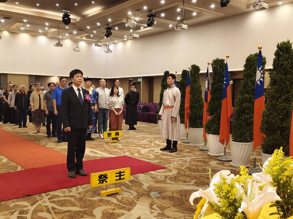 「成吉思汗祭典」由文化部主任秘書林宏義(中)主祭,在臺蒙古社團、蒙古同鄉、蒙古國新住民等與祭。