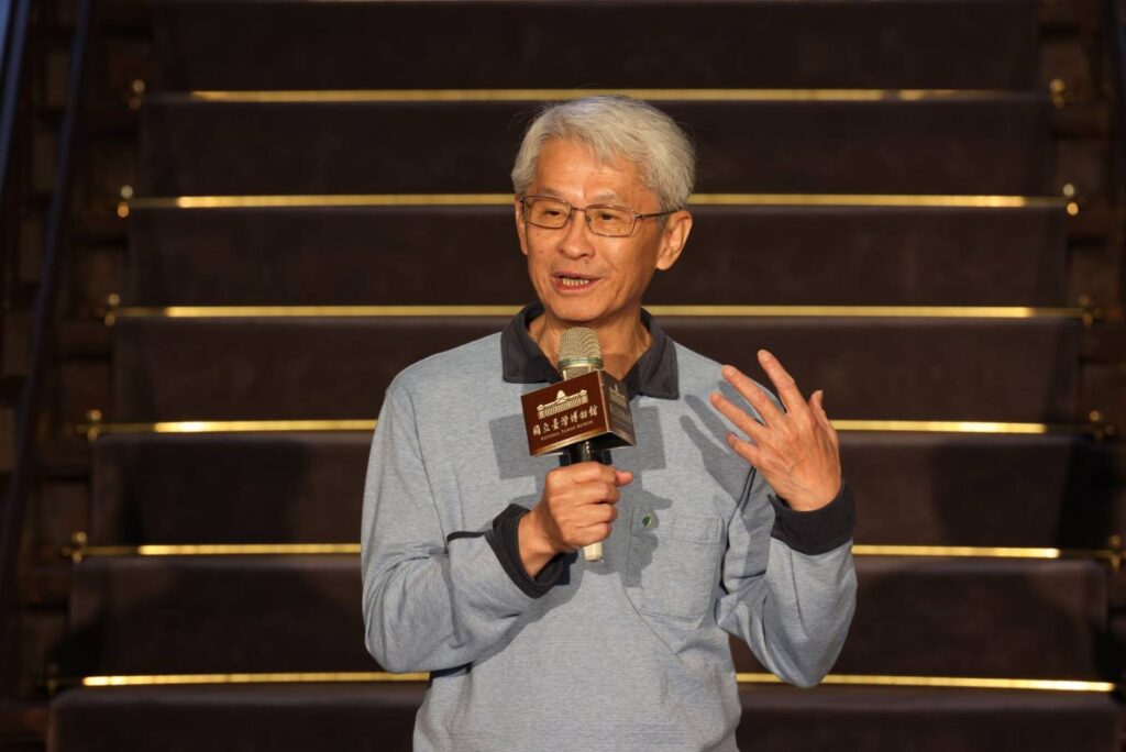 ▲陳澄波文化基金會董事長陳立栢致詞說明特展的精神與意義。(圖/文化部 提供)