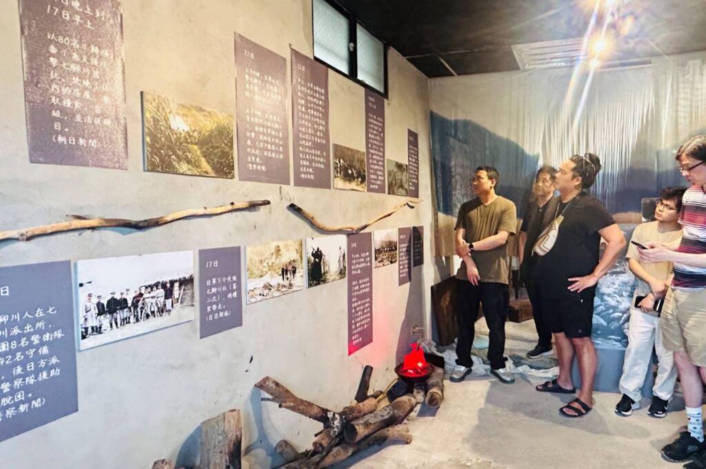 ▲加拿大團隊造訪七腳川山下基地特展。（圖/史前館 提供）