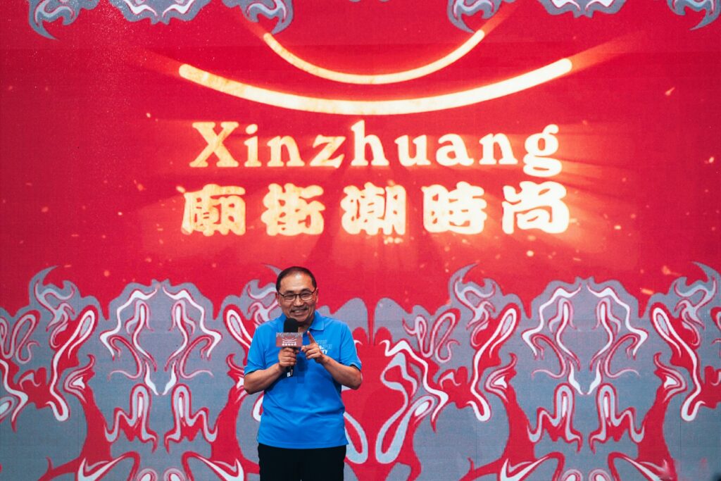 新北市長侯友宜表示，「廟街潮時尚」跨界時尚秀活動，以服裝設計為載體，藉此吸引更多民眾，重新認識並親近傳統文化。（圖/文化局提供）