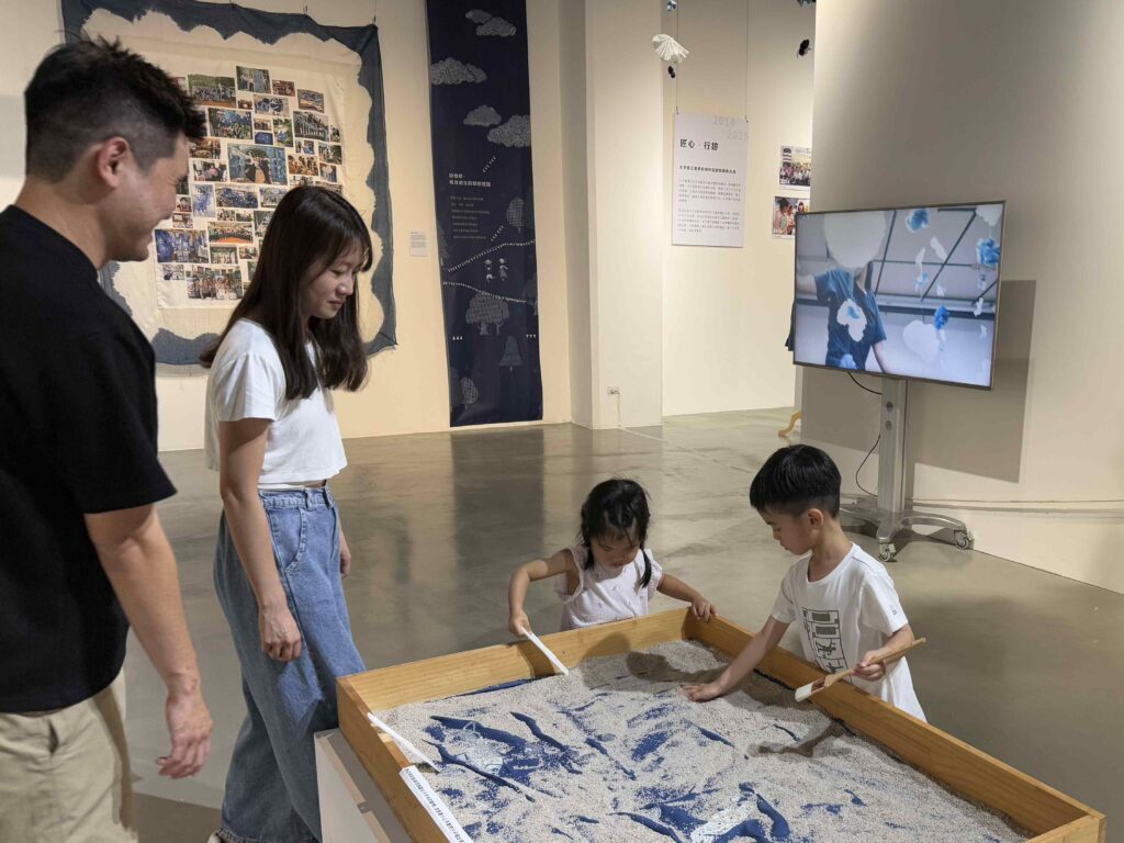 展場互動設計讓大小朋友經由考古認識頭汴坑的自然資源。（圖/纖維工藝博物館提供）