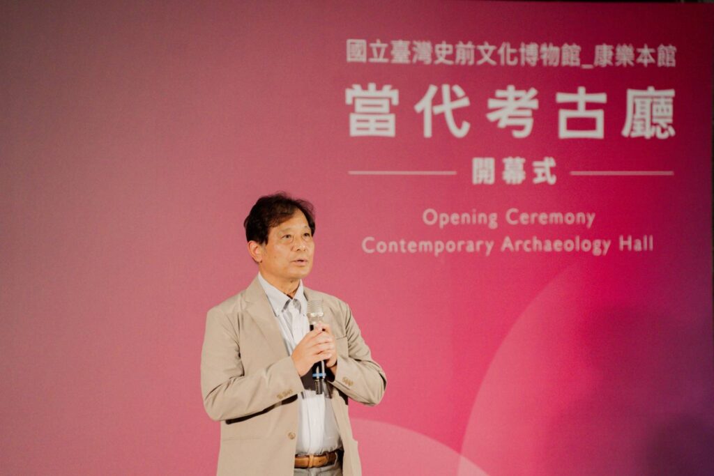 ▲日本東京都埋藏文化財研究中心長佐古真也研究員為常設展開幕致詞。（圖/史前館 提供）