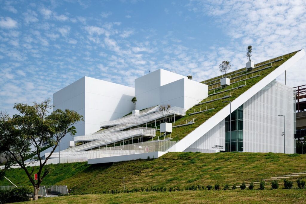 ▲桃園市立美術館外觀新穎且具質感，令人視野大開。（圖/桃園市文化局 提供）