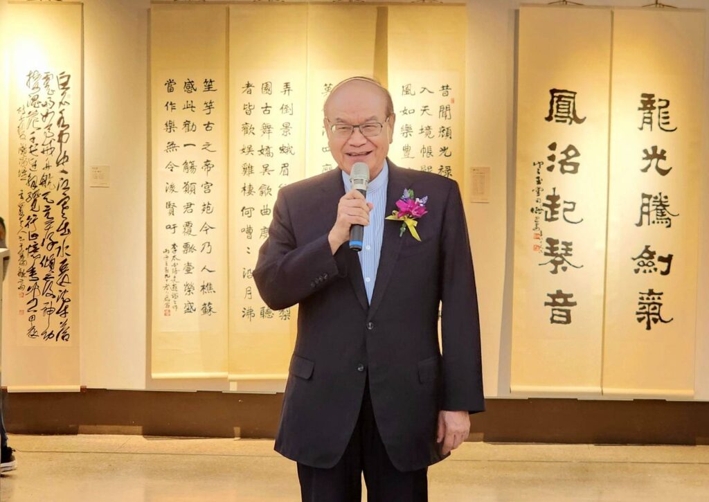 ▲中華文化藝術總院高崇雲總院長認為，成立33年至今的中華書道學會，在謝宗安大師的擘劃推動及歷屆理事長的傳承精進下，成為書會組織中的正向典範。（記者 辛澎祥/攝）