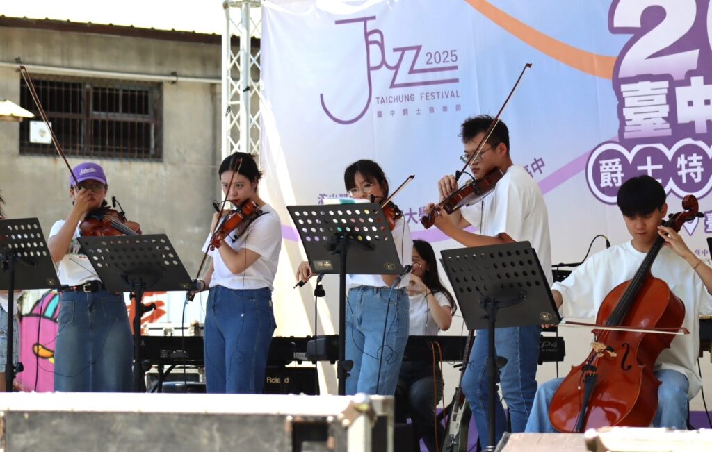 台中教育大學音樂系學生演出。(圖/文化局提供)