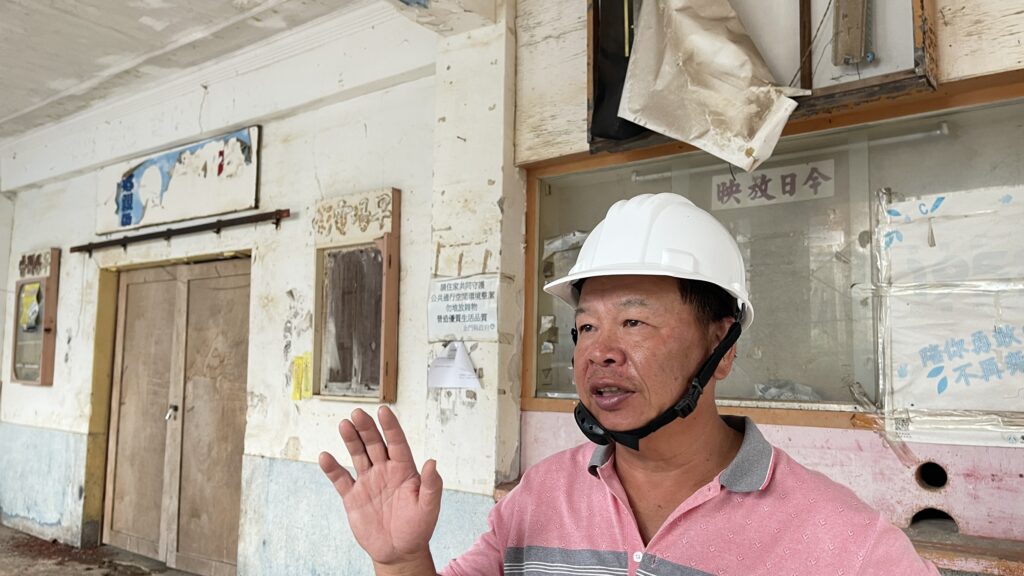 ▲金門傳統建築匠師協會理事長陳成基將承擔金沙戲院修復重任。（圖/金門縣政府文化局 提供）