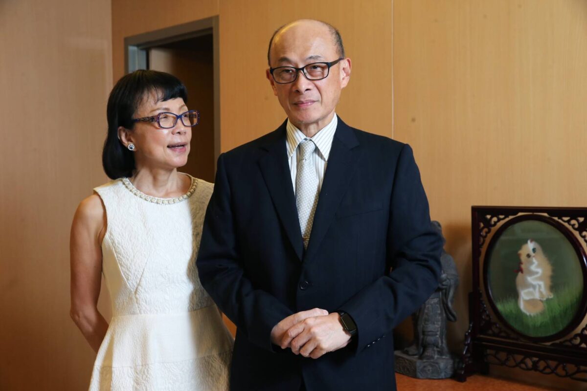林芳郁醫學教育衛生基金會成立  林靜芸出版「謝謝你留下來陪我」新書發表  細述失智者與照顧者的故事  令人動容且感動