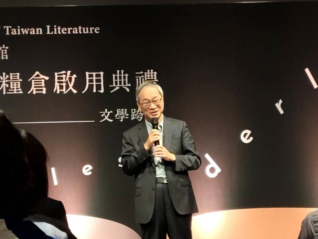 李遠部長著手加速完成文學糧倉作為文學跨域的基地。(記者 陳安婷/攝)