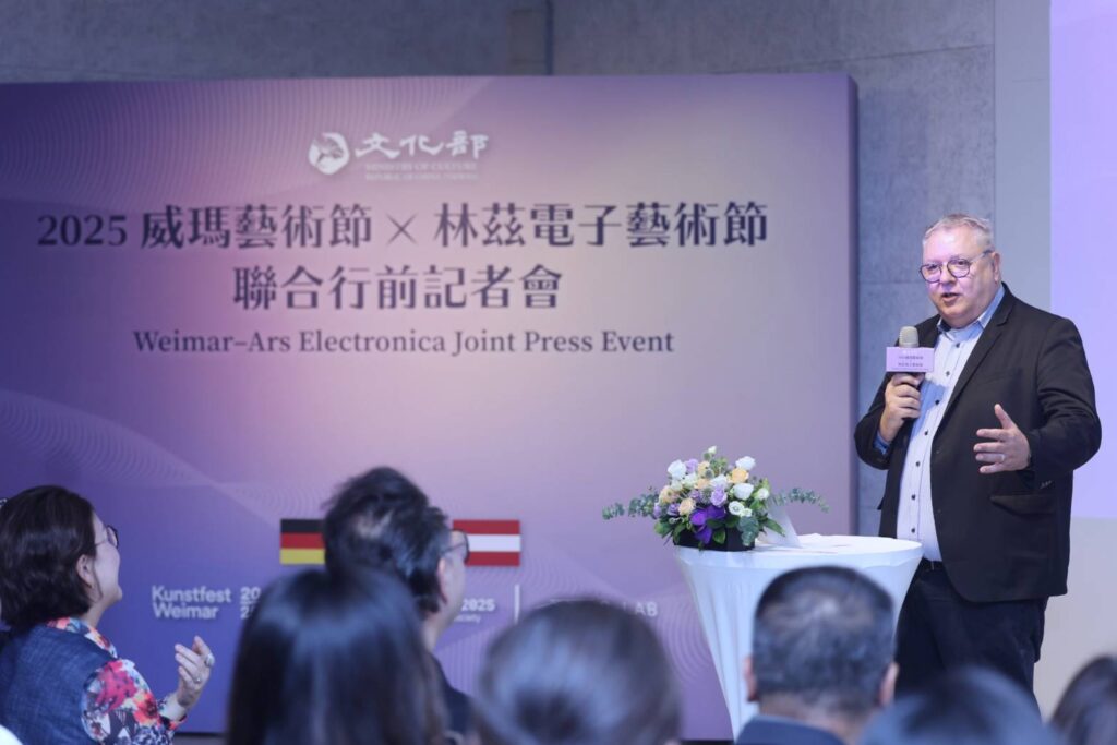 ▲奧地利台北辦事處處長何士誠在發佈會上分享推動文化交流的重要計畫。(記者 辛澎祥/攝)
