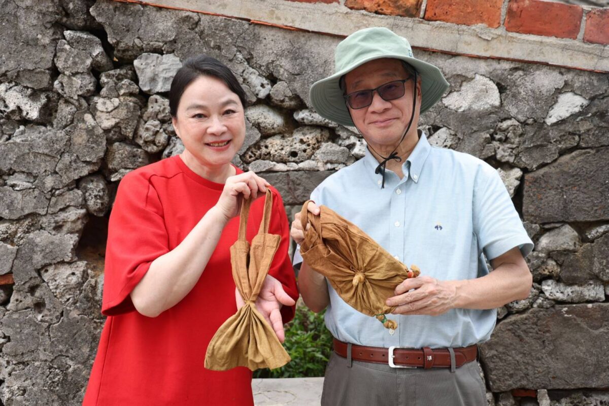 百大文化基地20條名人帶路首發團  李遠與陸小芬重返桂花巷