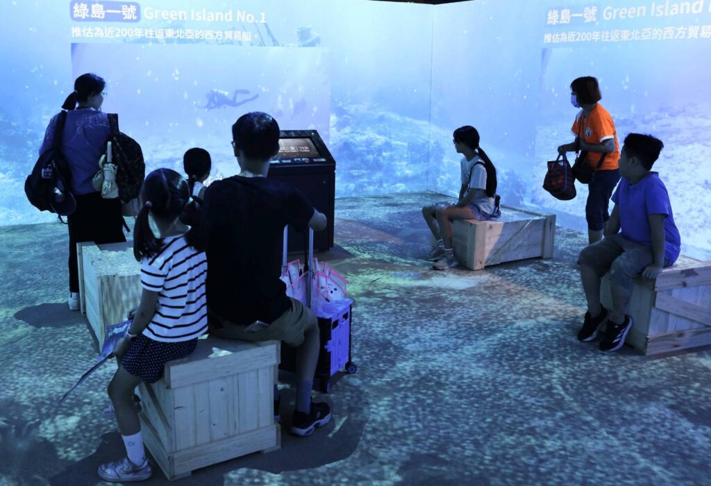 ▲「烽火船說：海空對決」沉浸式劇場實景。（圖/文化部文資局 提供）