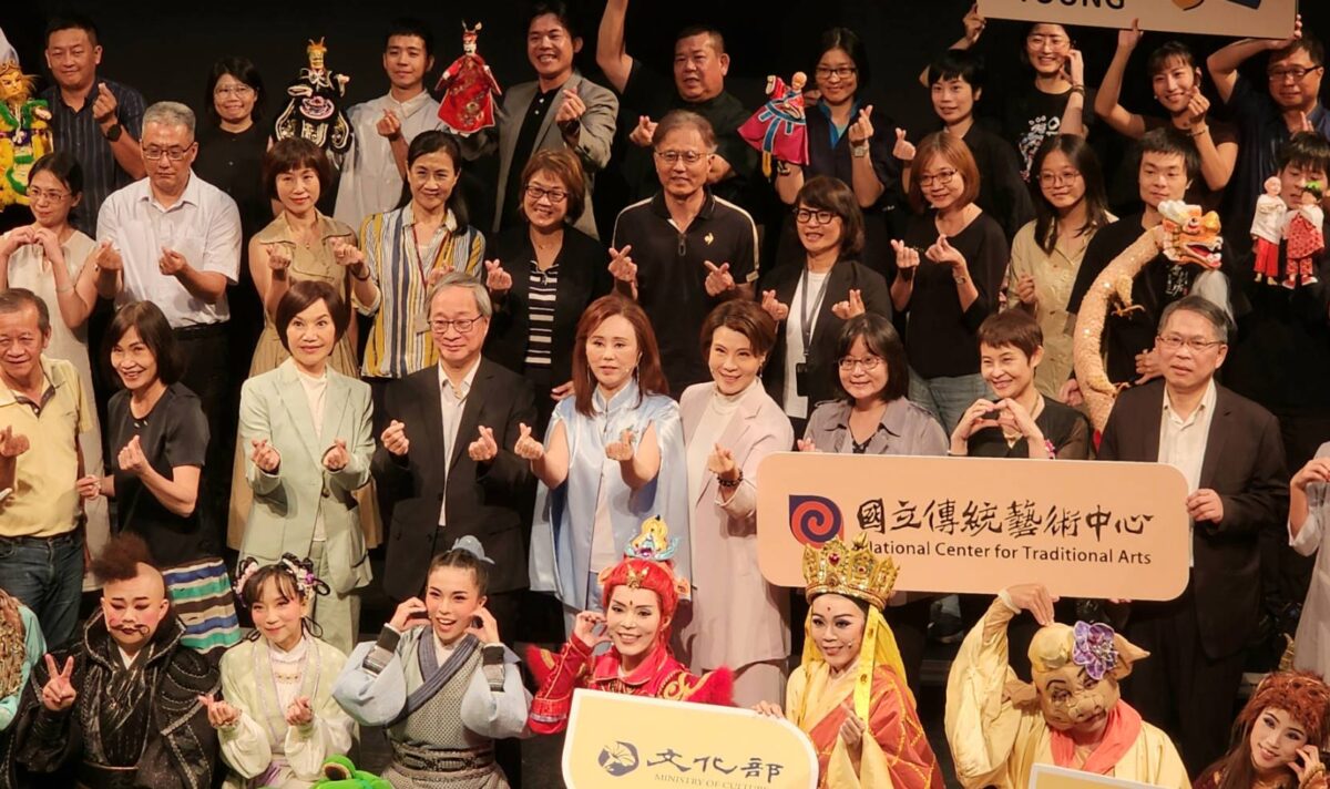 兒童與母語是臺灣核心價值請囡仔來看戲  兒童戲曲巡演活動即日起跑  備受期待