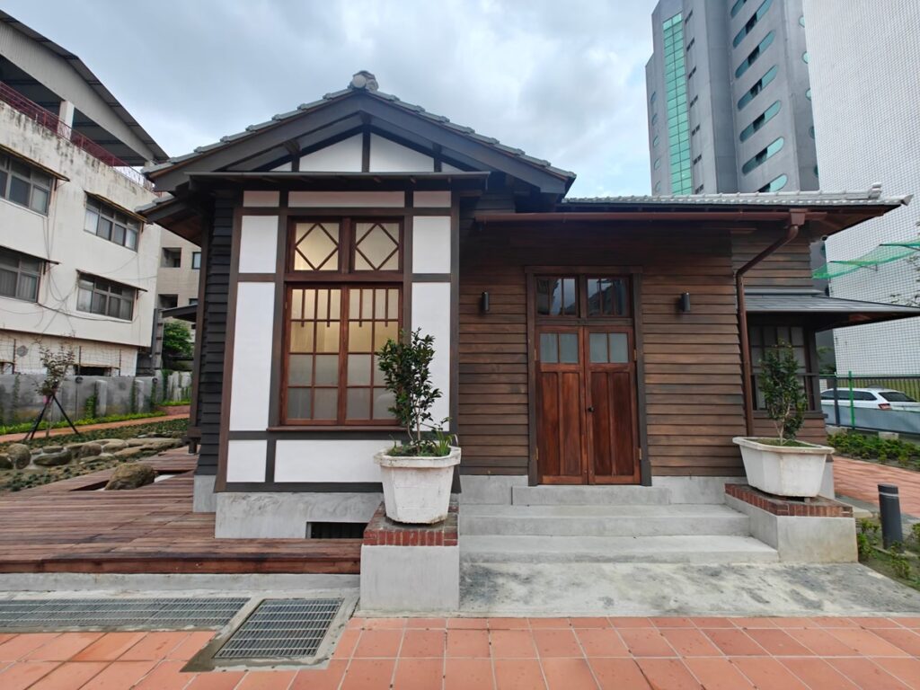 「歷史建築大屯郡守官舍修復工程」榮獲「最佳環境文化類金質獎」。（圖/文化局提供）
