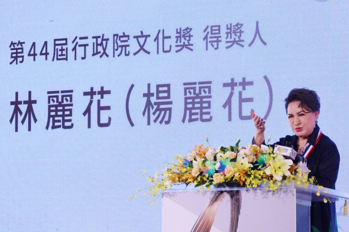 第44屆行政院文化獎  吳晟傅明光與楊麗花獲頒文化獎章