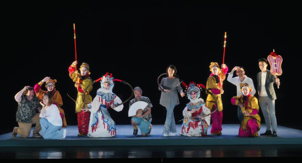 ▲演員一字排開展現精湛演技,令人眼界大開。(圖/國光劇團 提供)