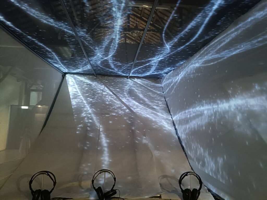 ▲水風景的水坡流痕契合了環境的水文化,展現水文化深摯意義。(記者 辛澎祥/攝)