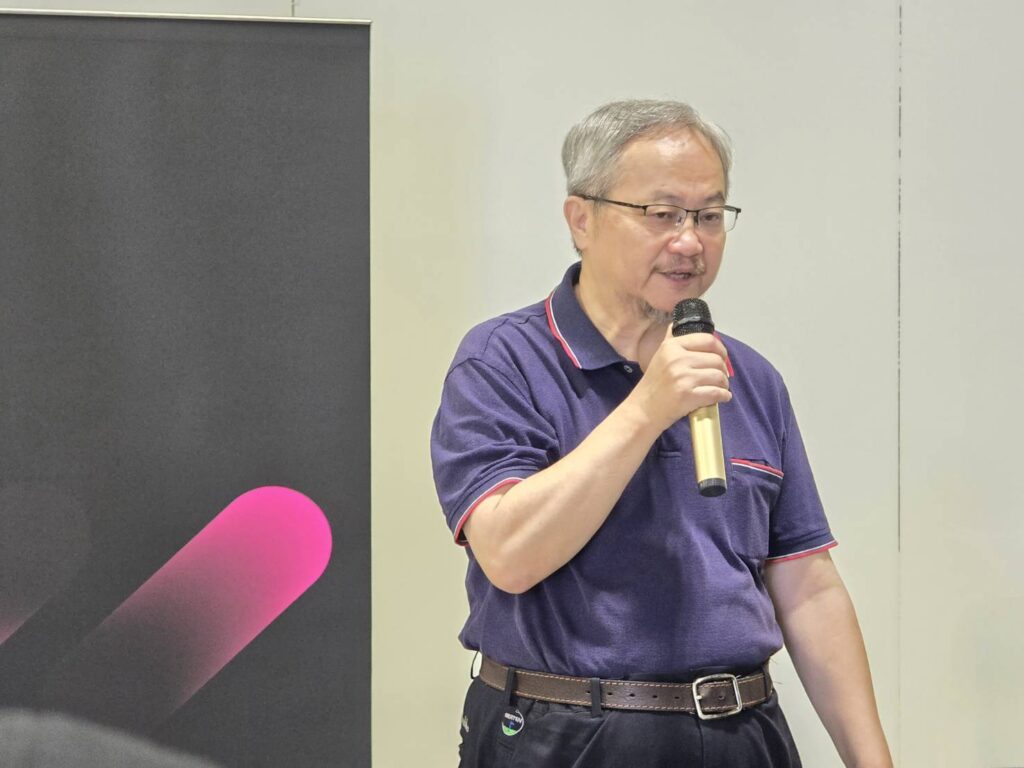 ▲ART FORMOSA國際藝術博覽會主辦方藝術總監張學孔，致詞時表達對藝術論壇舉辦所帶來的市場效益，期待對後疫情時代的藝術市場的轉變提供專業觀點的價值。（記者 辛澎祥/攝）