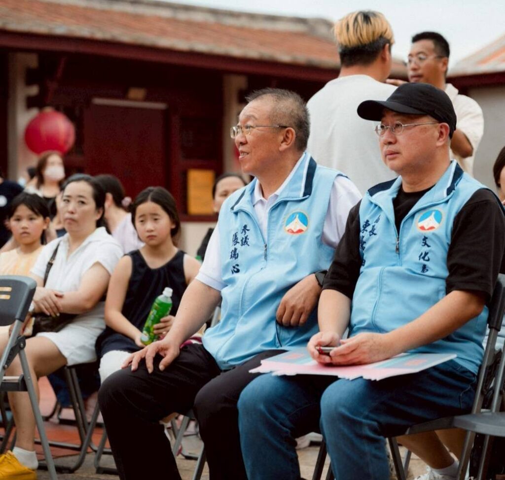 ▲金門縣政府參議張瑞心（左）與金門縣政府文化局長陳榮昌出席大典盛會，表達對活動的高度關心與支持。（圖/金門文化局 提供）