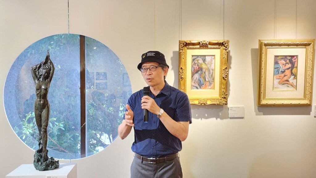 ▲臺藝大教授廖新田致詞時勉勵前輩藝術家二代厚實實力,自我肯定,必然能開創前輩藝術家聲譽的新局面。(記者 辛澎祥/攝)