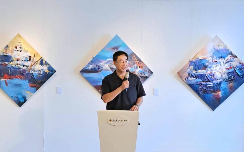 ▲臺東生活美學館館長徐敘國,在開幕式上致詞歡迎來自遠方的參展藝術家到臺東來進行展覽交流,格外受到期待。(圖/臺東生活美學館 提供)