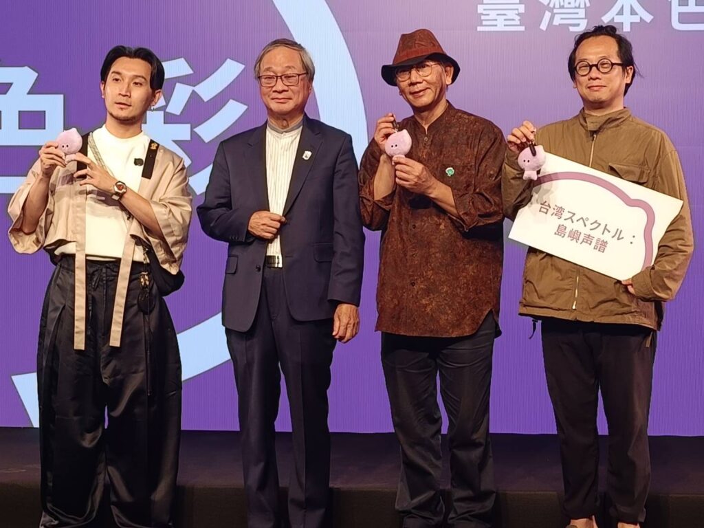 ▲李遠部長（左）與工藝大師陳景林（右二）及團隊合影。（記者 辛澎祥/攝）