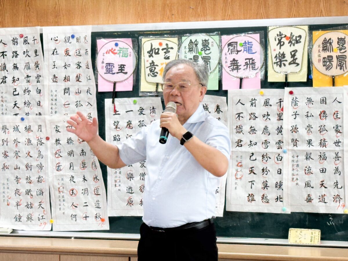努力學習  開心進步  張炳煌策辦暑期兒童書法e筆研習營成果豐碩  科技導入人文內涵  豐沛可期