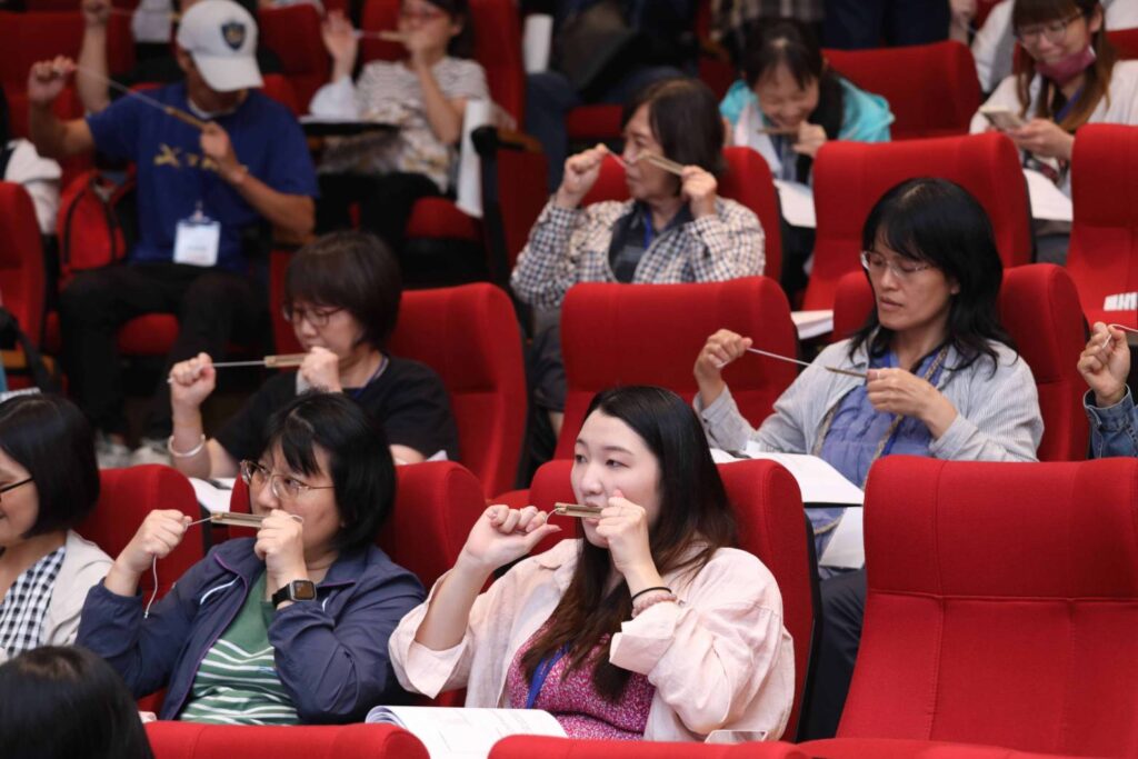 ▲參加活動的學員也專注於學習課程活動項目。（圖/文資局 提供）