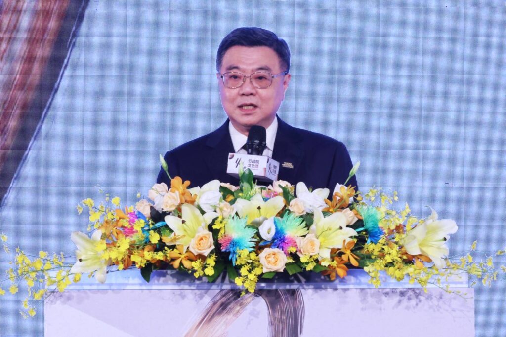 ▲行政院長卓榮泰致詞時表達對三位得獎人的正面肯定與推崇。(圖/文化部 提供)