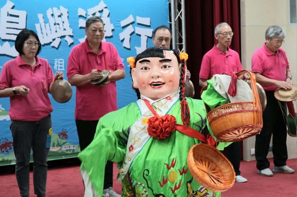 ▲以馬祖具數十年歷史的鑼鼓演出節目,令人大開眼界。(記者 辛澎祥/攝)