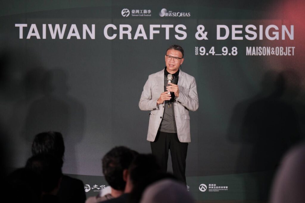▲工藝中心主任陳殿禮致詞時表達對臺灣工藝設計作品前往巴黎所舉行的時尙家居設計展，必將成為全球矚目焦點。（記者 辛澎祥/攝）