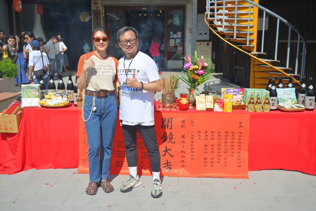 導演謝志文及女主角曾珮瑜期待藉由電影散播愛與力量的種子。(圖/一念間電影提供)