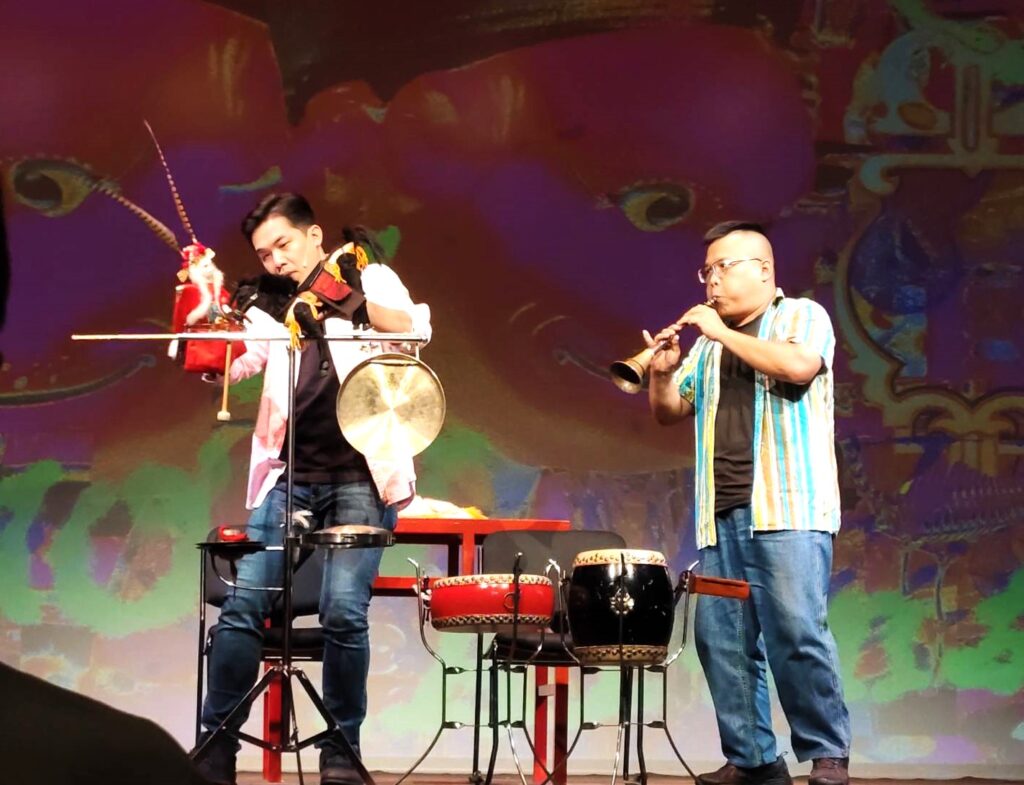 臺北木偶劇團《鬧・NOW》呈現布袋戲「雙棚絞」的歷史剪影，「鬧」出一頁當代新篇章。（記者陳安婷/攝）