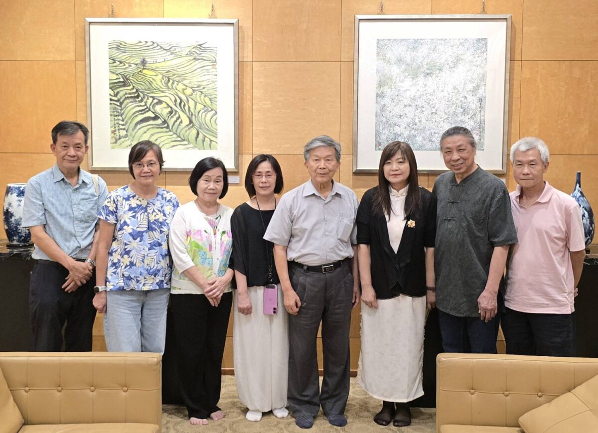 釉墨乾坤  豐富雅緻  石青畫會2025彩瓷彩墨展  9位參展藝術家在提昇心境與唯美畫境中  作品令人為之驚艷