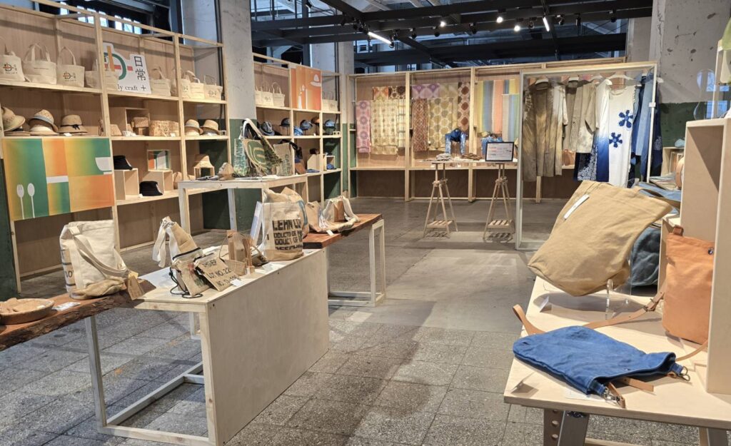 ▲臺灣文博會的展出產品給人一種新的體驗。（記者 辛澎祥/攝）