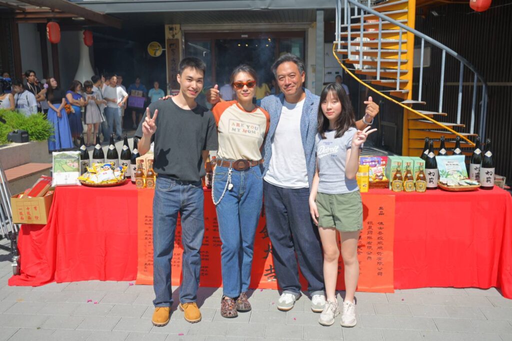 電影《星空下的鋼琴手》主要演員曾珮瑜、張翰、李柏翰合影。(圖/一念間電影提供)