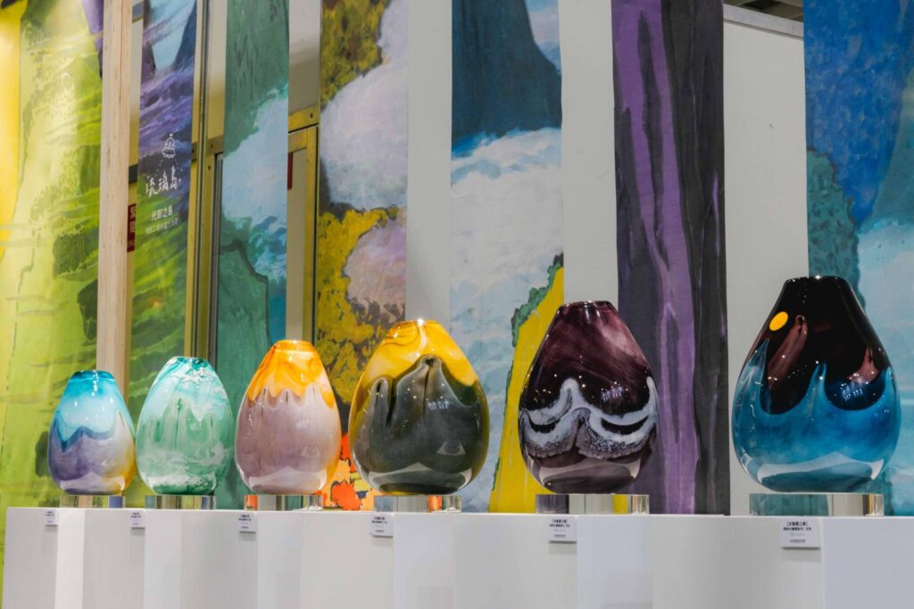 ▲史博館擺設展出中的文創商品，成為展場的焦點。（圖/史博館 提供）