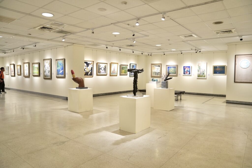 大墩文化中心即日起展出臺中市當代藝術家共11大類作品。（圖/大墩文化中心提供）