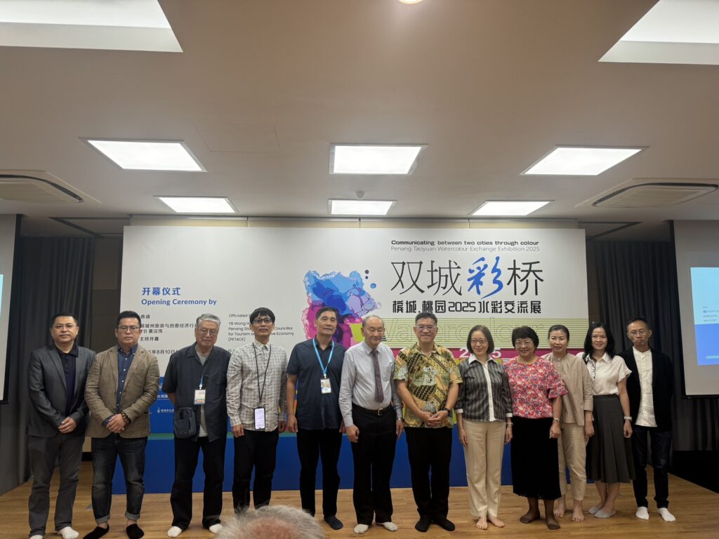 ▲出席雙城彩橋交流展開幕式的臺馬重要貴賓,並合影留念。(圖/劉達治 提供)