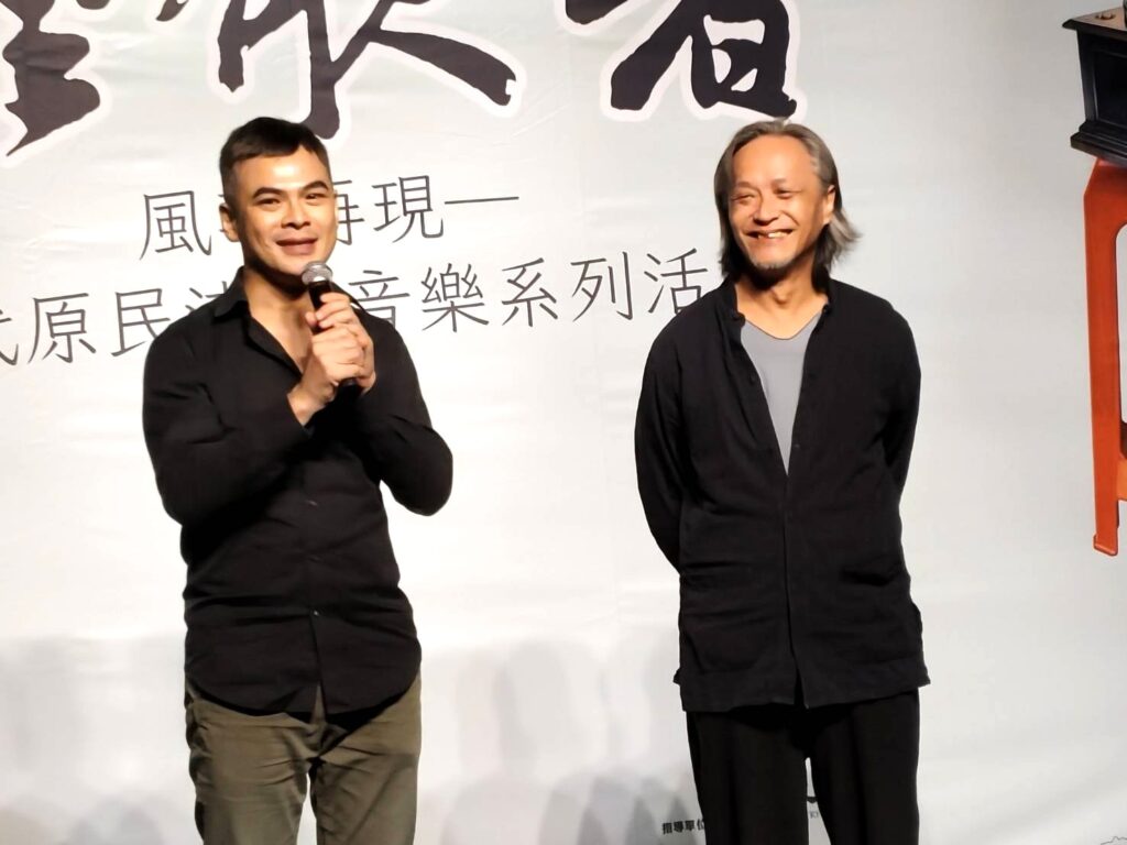 金枝演社藝術總監王榮裕(右)及蘇達擔任共同執導9月27及28日音樂劇場形式的演唱會。(記者 陳安婷/攝)