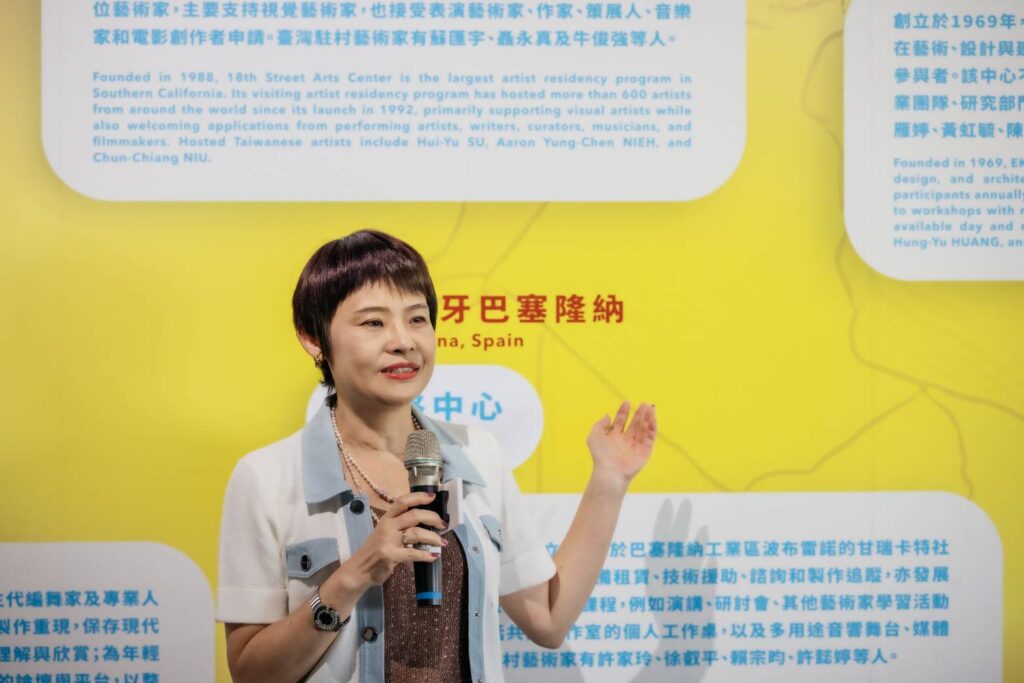 ▲文化部藝發司司長周雅菁致詞時表達能將駐村藝術家集中展覽，是文化界一大樂事。（記者 辛澎祥/攝）