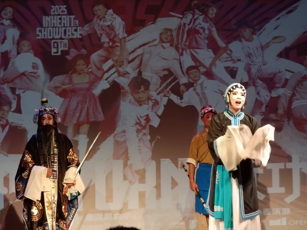 ▲傳藝中心舞台提供給新秀演員不同的演技發揮。（記者 辛澎祥/攝）