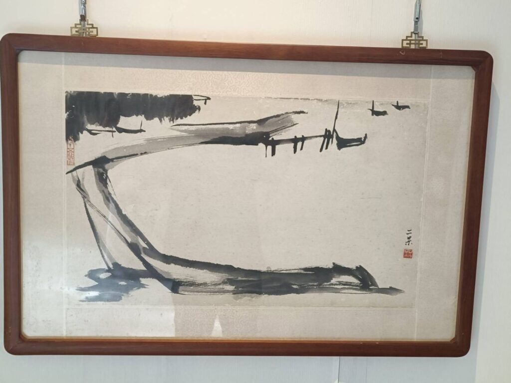 ▲趙二呆的水墨畫作品，筆觸簡潔生動，極具詩意。（記者 辛澎祥/攝）