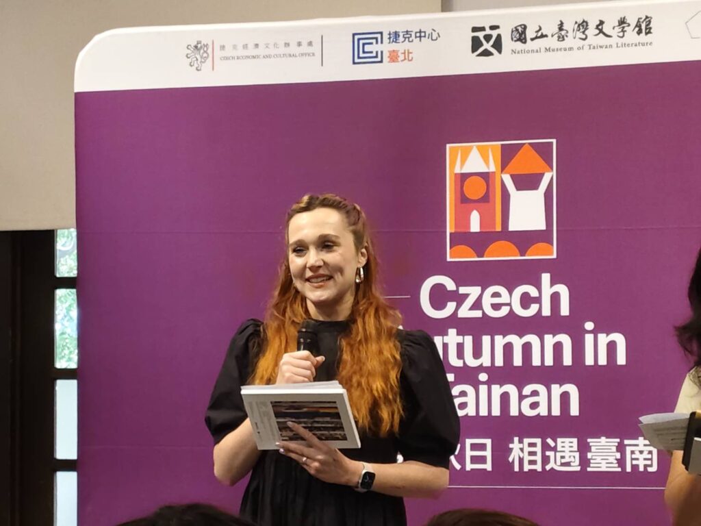 捷克中心臺北主任 馬凱棠(Markéta Lipold Záhumenská)邀請民眾秋天到台南體驗全方位捷克文化。(記者 陳安婷/攝)
