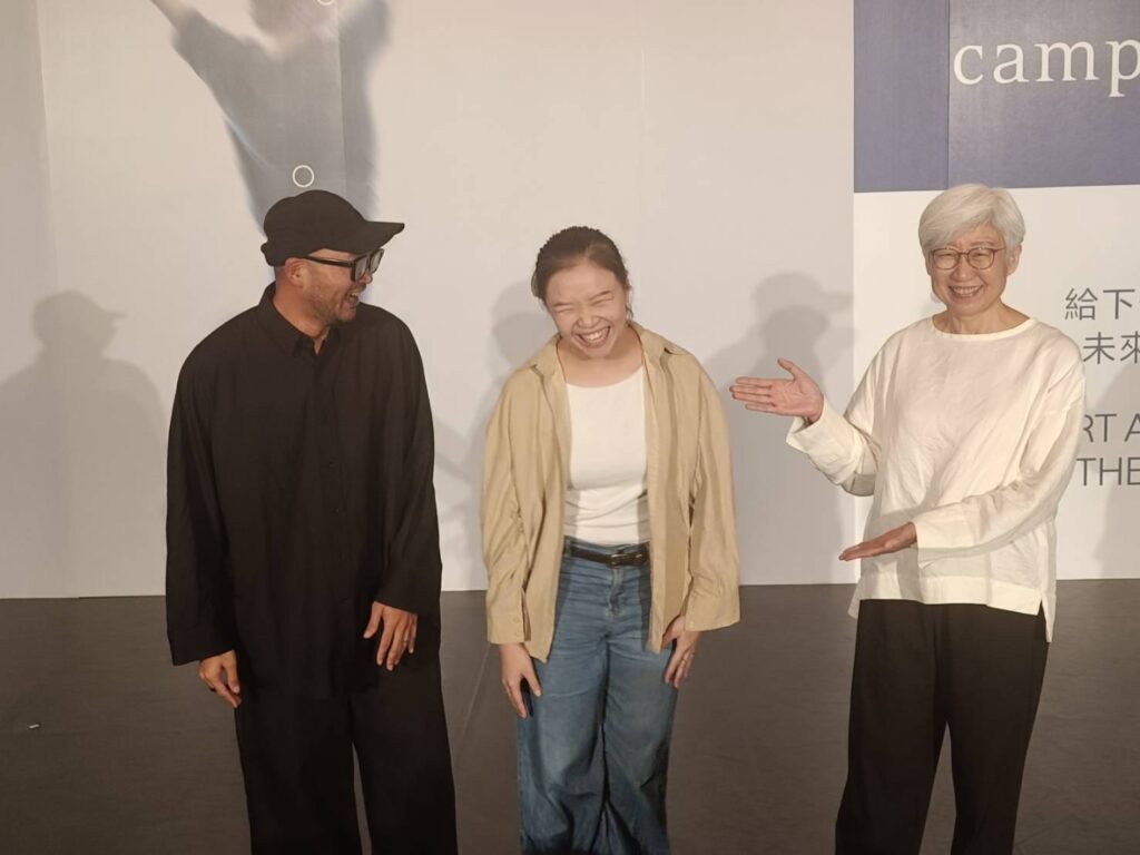 ▲新聞發佈會上的主要活動推廣代表人,開心的互動行銷。(記者 辛澎祥/攝)